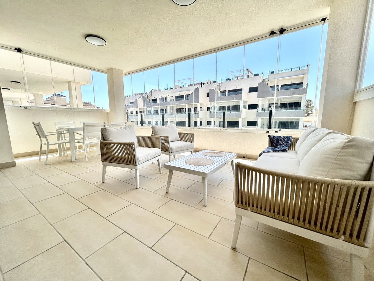 For sale - 3 Bedroom 2 Bathroom Apartment - Middle Floor Apartment in Orihuela - Los Dolses  - Alicante