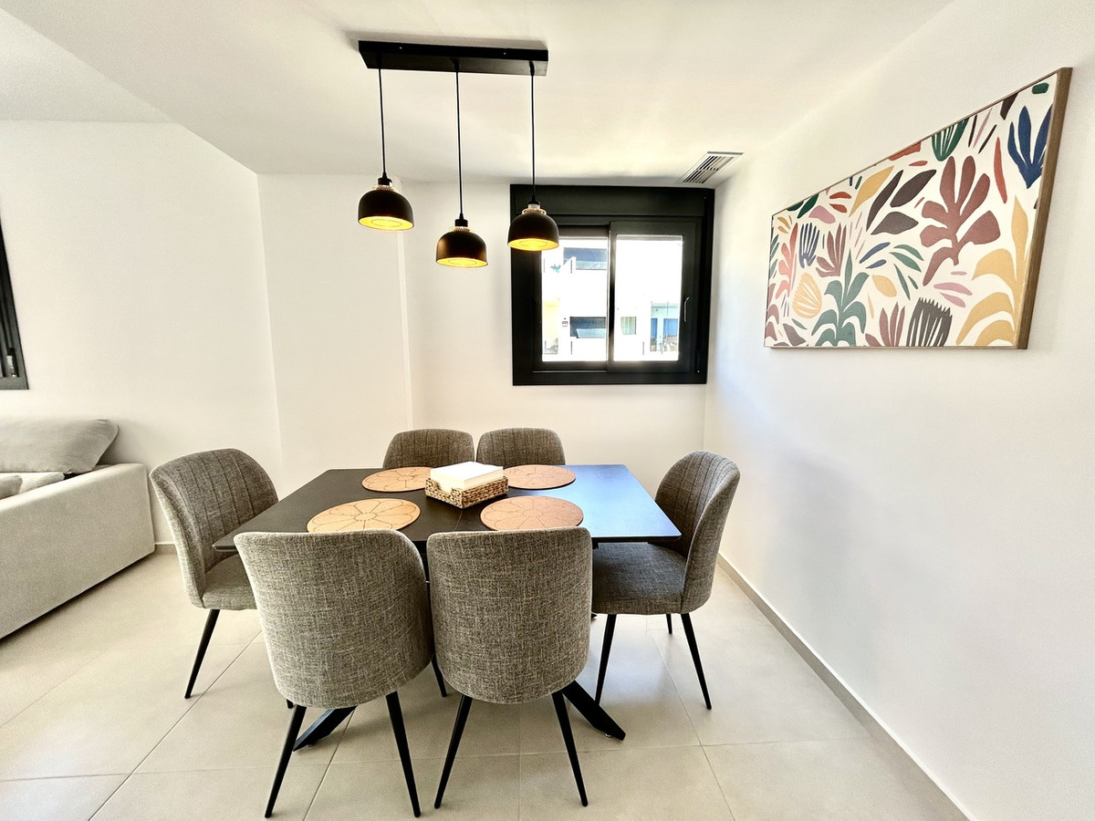 For sale - 3 Bedroom 2 Bathroom Apartment - Middle Floor Apartment in Orihuela - Los Dolses  - Alicante