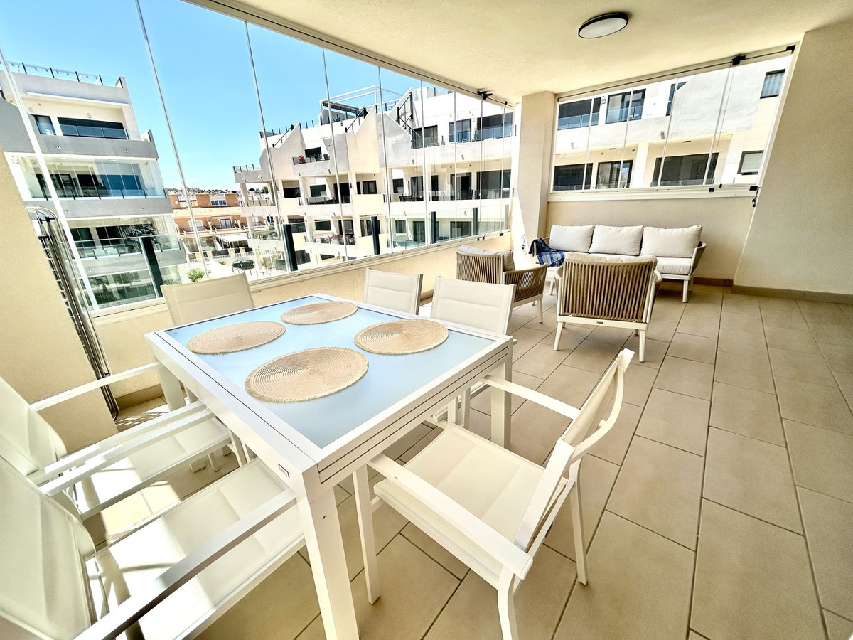 For sale - 3 Bedroom 2 Bathroom Apartment - Middle Floor Apartment in Orihuela - Los Dolses  - Alicante