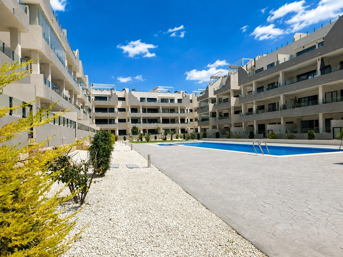 For sale - 3 Bedroom 2 Bathroom Apartment - Middle Floor Apartment in Orihuela - Los Dolses  - Alicante