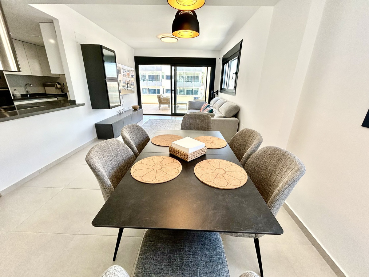 For sale - 3 Bedroom 2 Bathroom Apartment - Middle Floor Apartment in Orihuela - Los Dolses  - Alicante