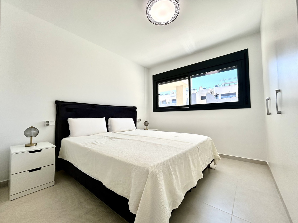 For sale - 3 Bedroom 2 Bathroom Apartment - Middle Floor Apartment in Orihuela - Los Dolses  - Alicante