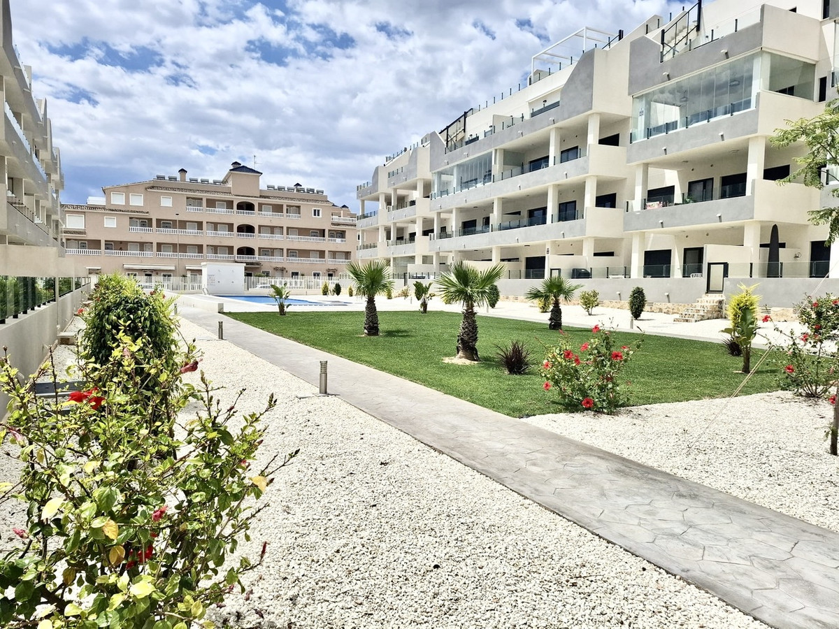 For sale - 3 Bedroom 2 Bathroom Apartment - Middle Floor Apartment in Orihuela - Los Dolses  - Alicante