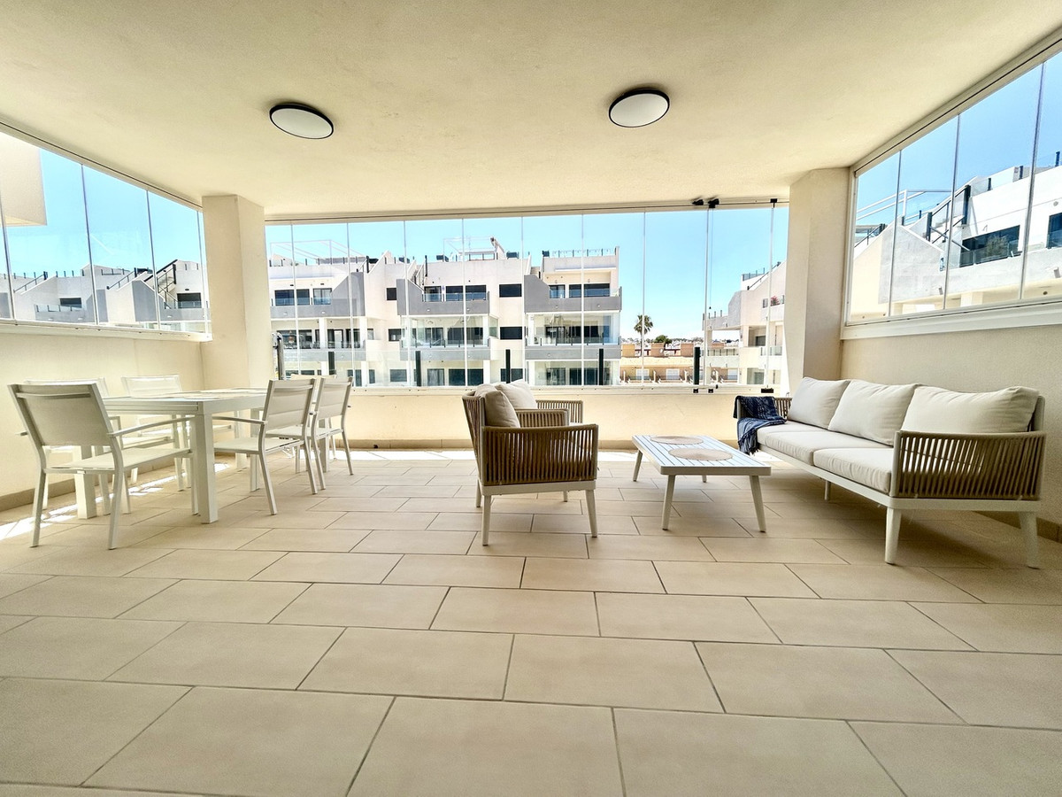 For sale - 3 Bedroom 2 Bathroom Apartment - Middle Floor Apartment in Orihuela - Los Dolses  - Alicante
