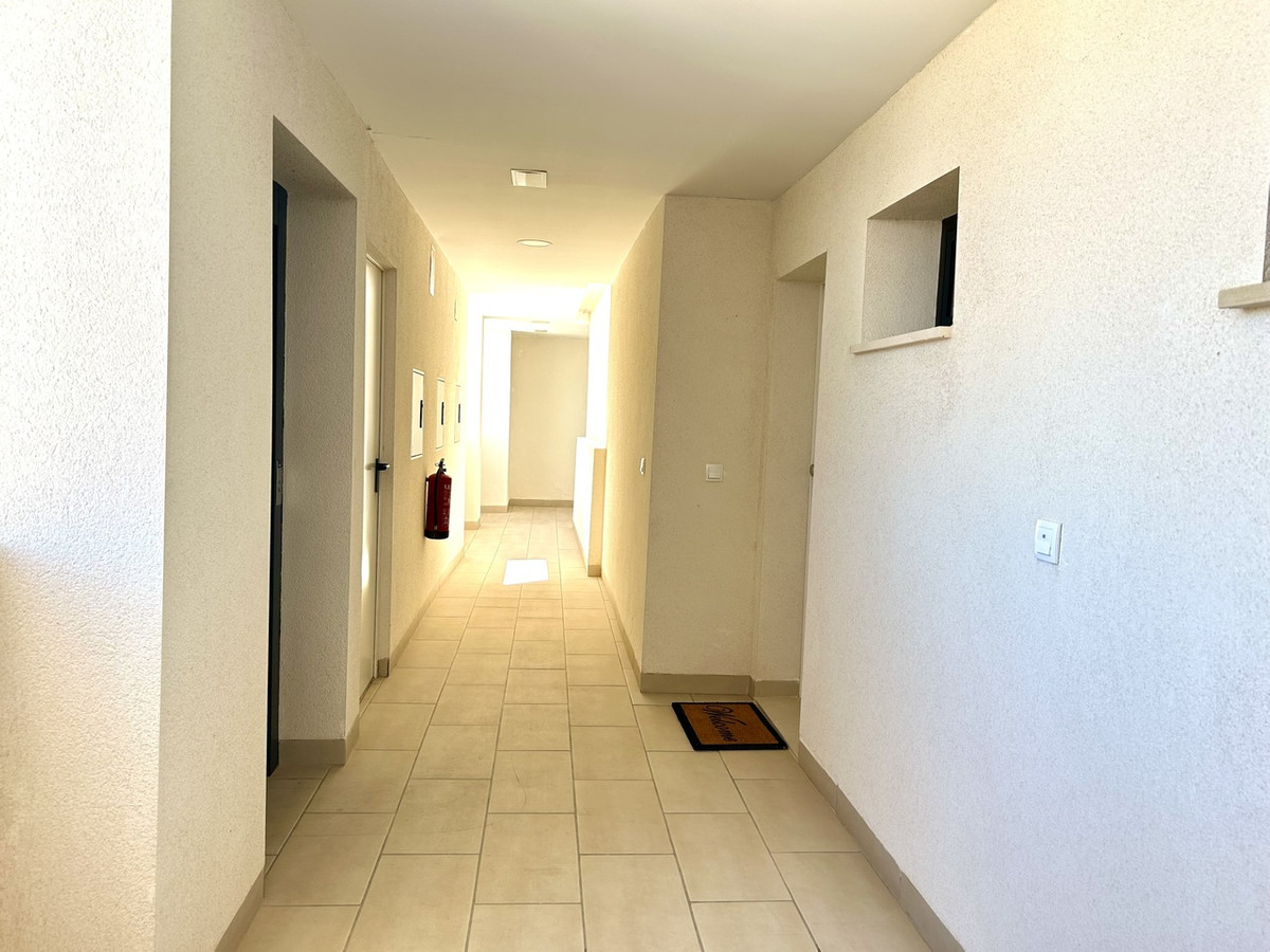 For sale - 3 Bedroom 2 Bathroom Apartment - Middle Floor Apartment in Orihuela - Los Dolses  - Alicante