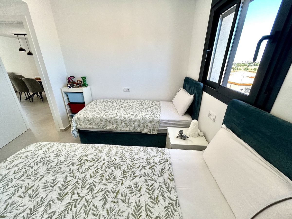 For sale - 3 Bedroom 2 Bathroom Apartment - Middle Floor Apartment in Orihuela - Los Dolses  - Alicante