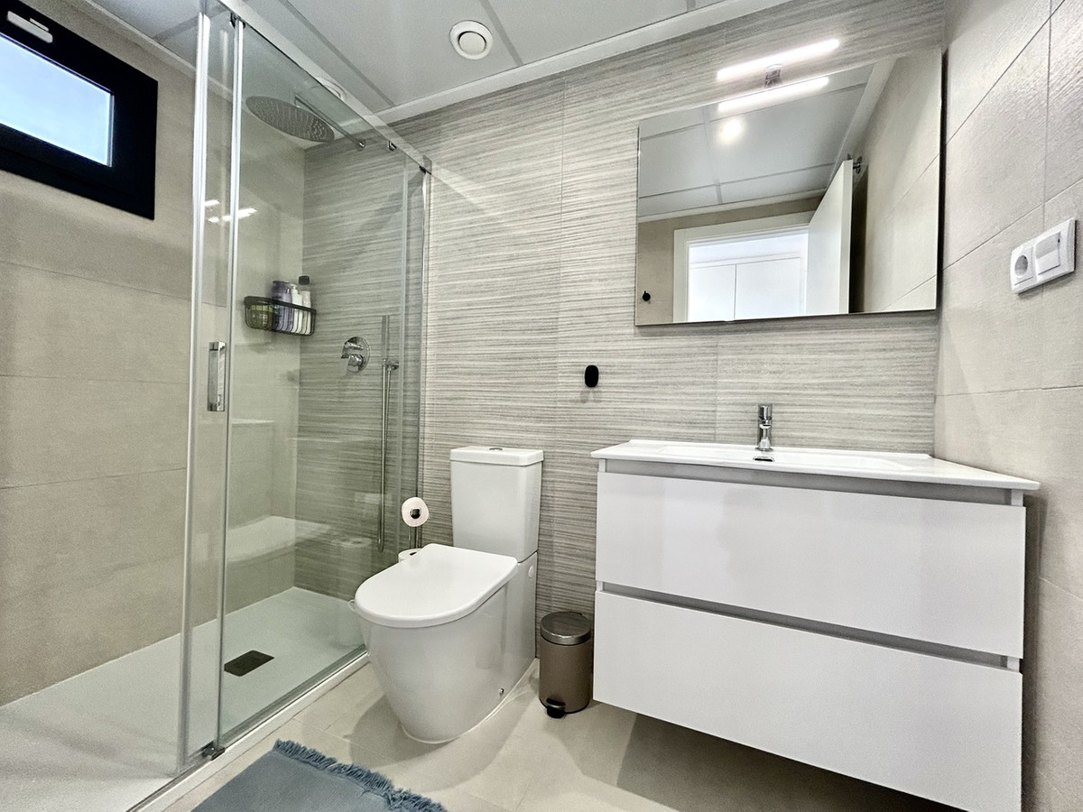For sale - 3 Bedroom 2 Bathroom Apartment - Middle Floor Apartment in Orihuela - Los Dolses  - Alicante