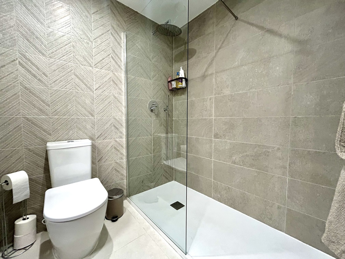 For sale - 3 Bedroom 2 Bathroom Apartment - Middle Floor Apartment in Orihuela - Los Dolses  - Alicante