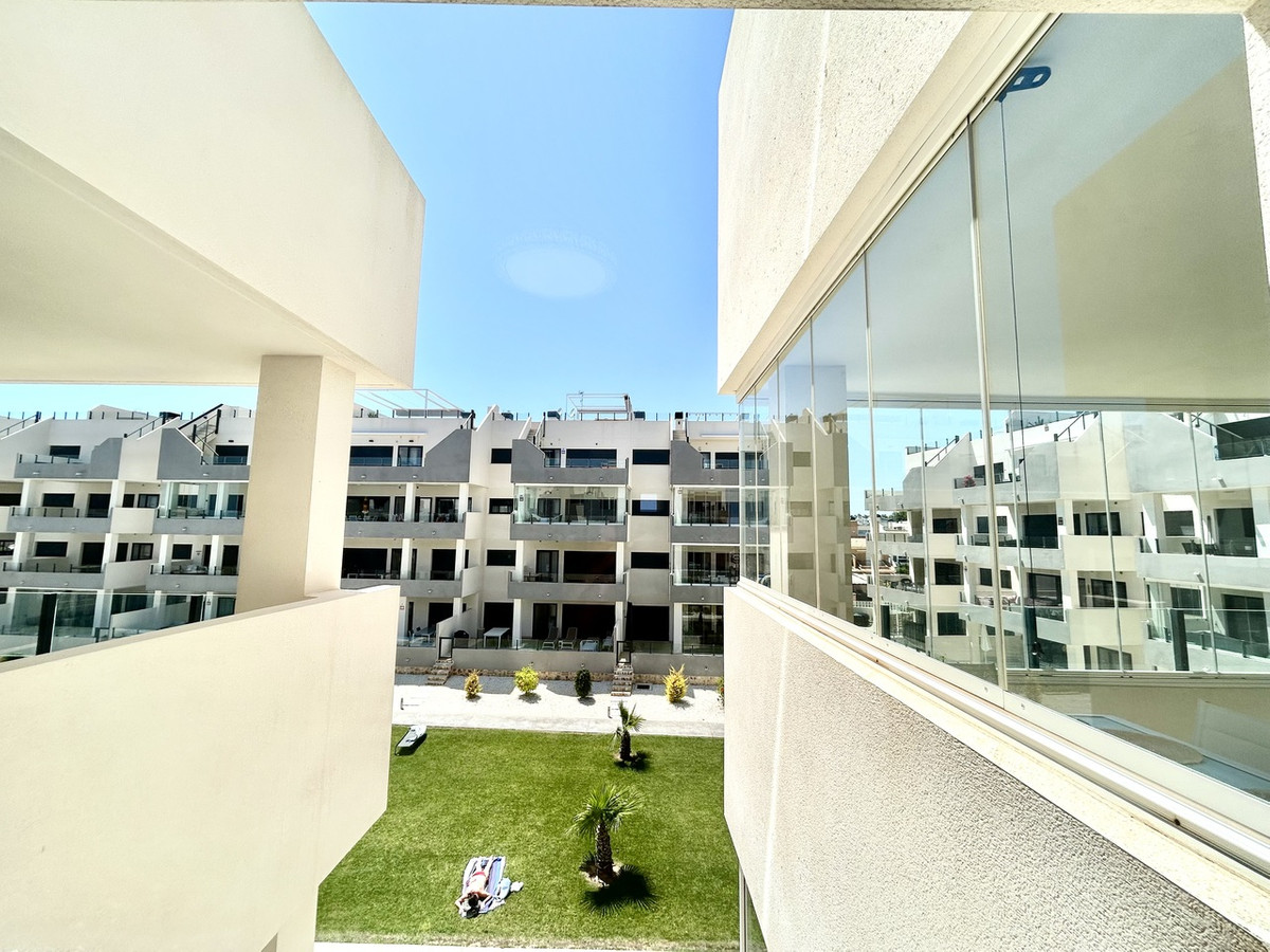 For sale - 3 Bedroom 2 Bathroom Apartment - Middle Floor Apartment in Orihuela - Los Dolses  - Alicante