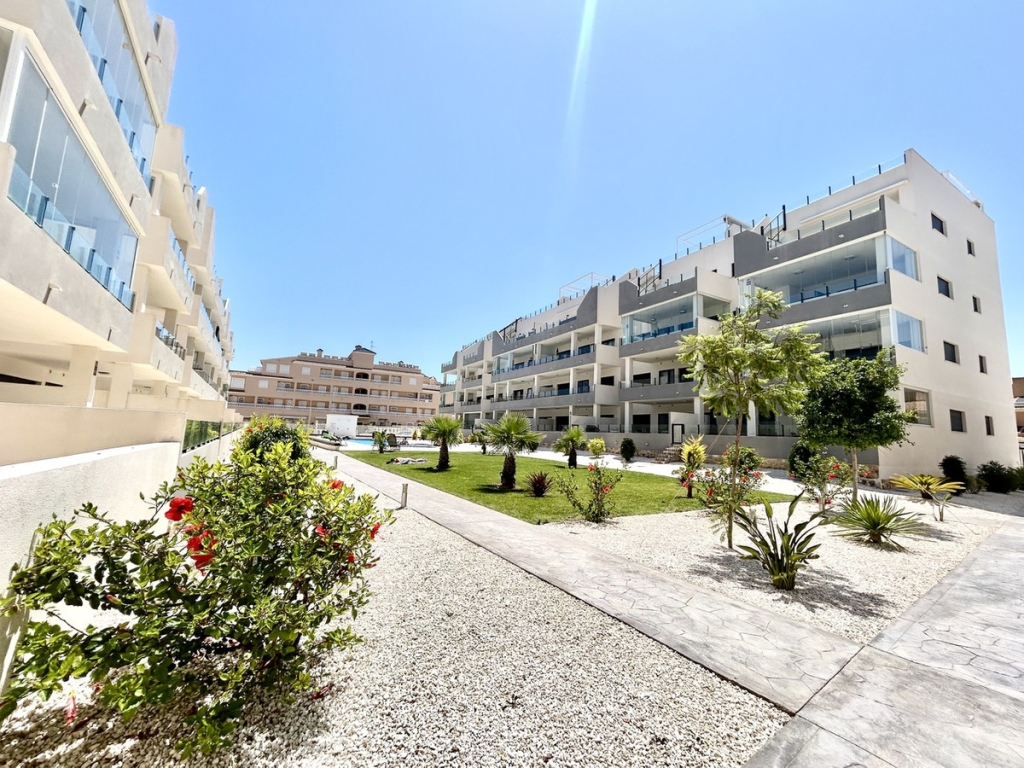 3 Bedroom 2 Bathroom Apartment - Middle Floor Apartment in Orihuela