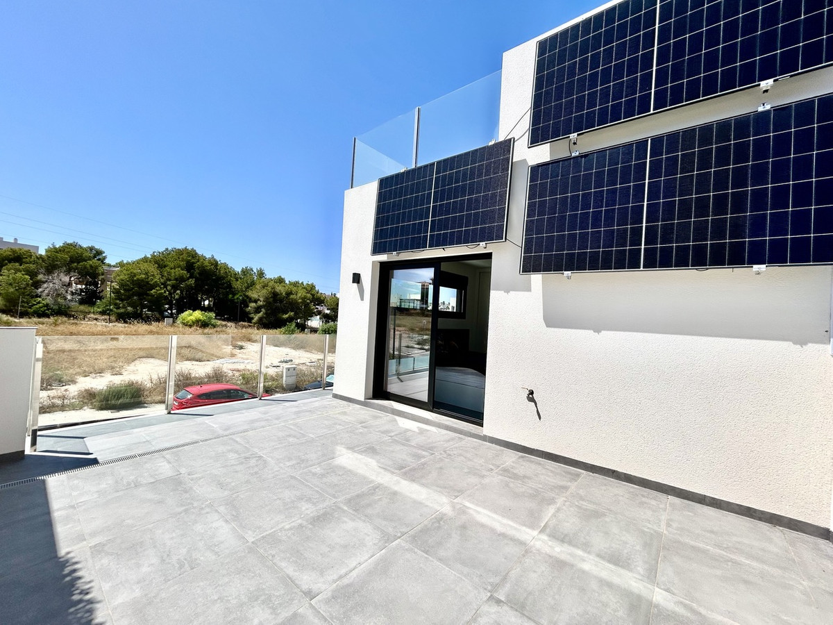 For sale - 2 Bedroom 2 Bathroom House - Detached Villa in Orihuela - Villamartin  - Alicante