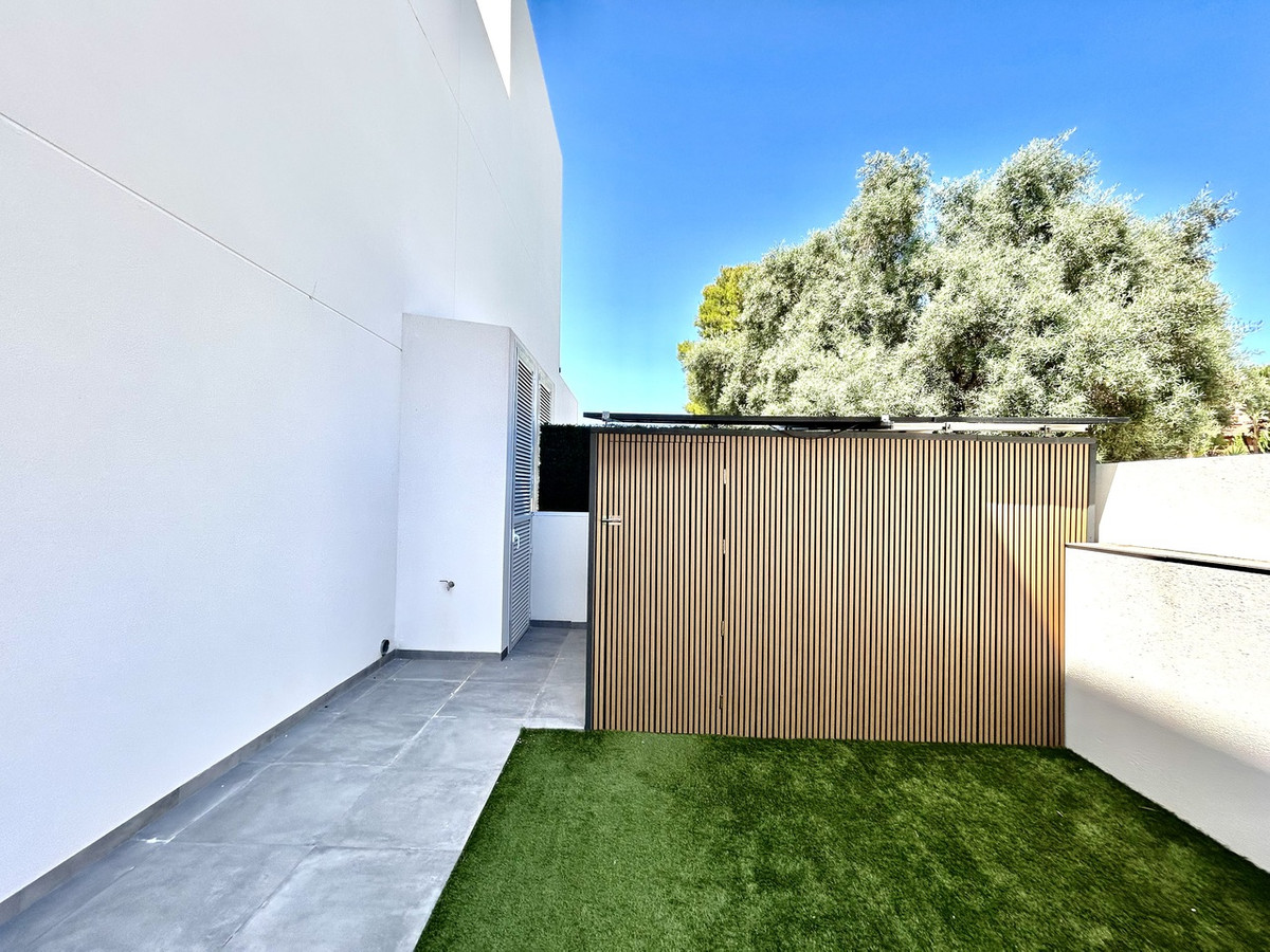 For sale - 2 Bedroom 2 Bathroom House - Detached Villa in Orihuela - Villamartin  - Alicante