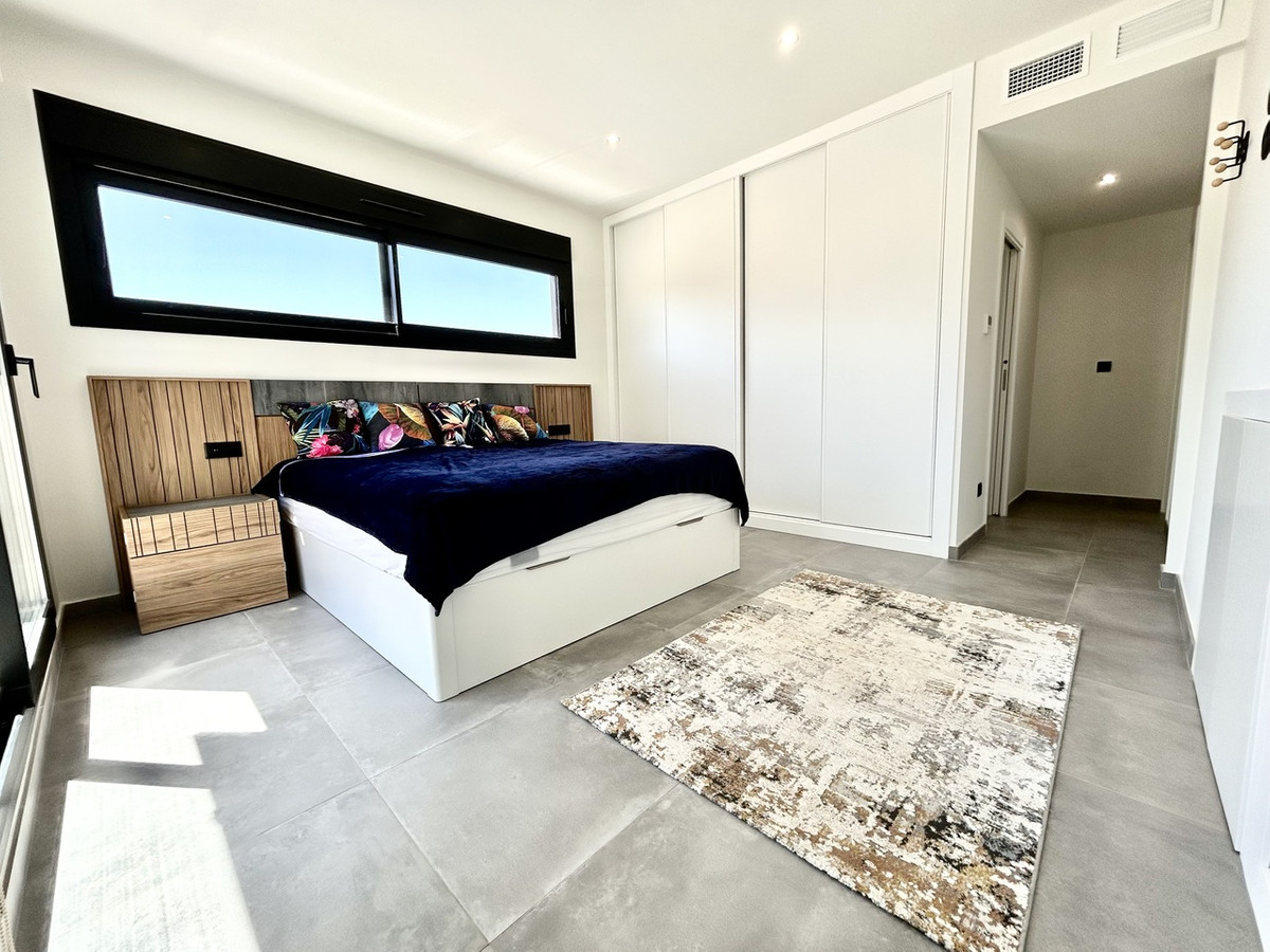 For sale - 2 Bedroom 2 Bathroom House - Detached Villa in Orihuela - Villamartin  - Alicante