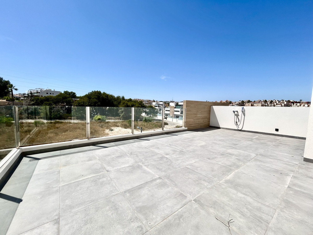 For sale - 2 Bedroom 2 Bathroom House - Detached Villa in Orihuela - Villamartin  - Alicante