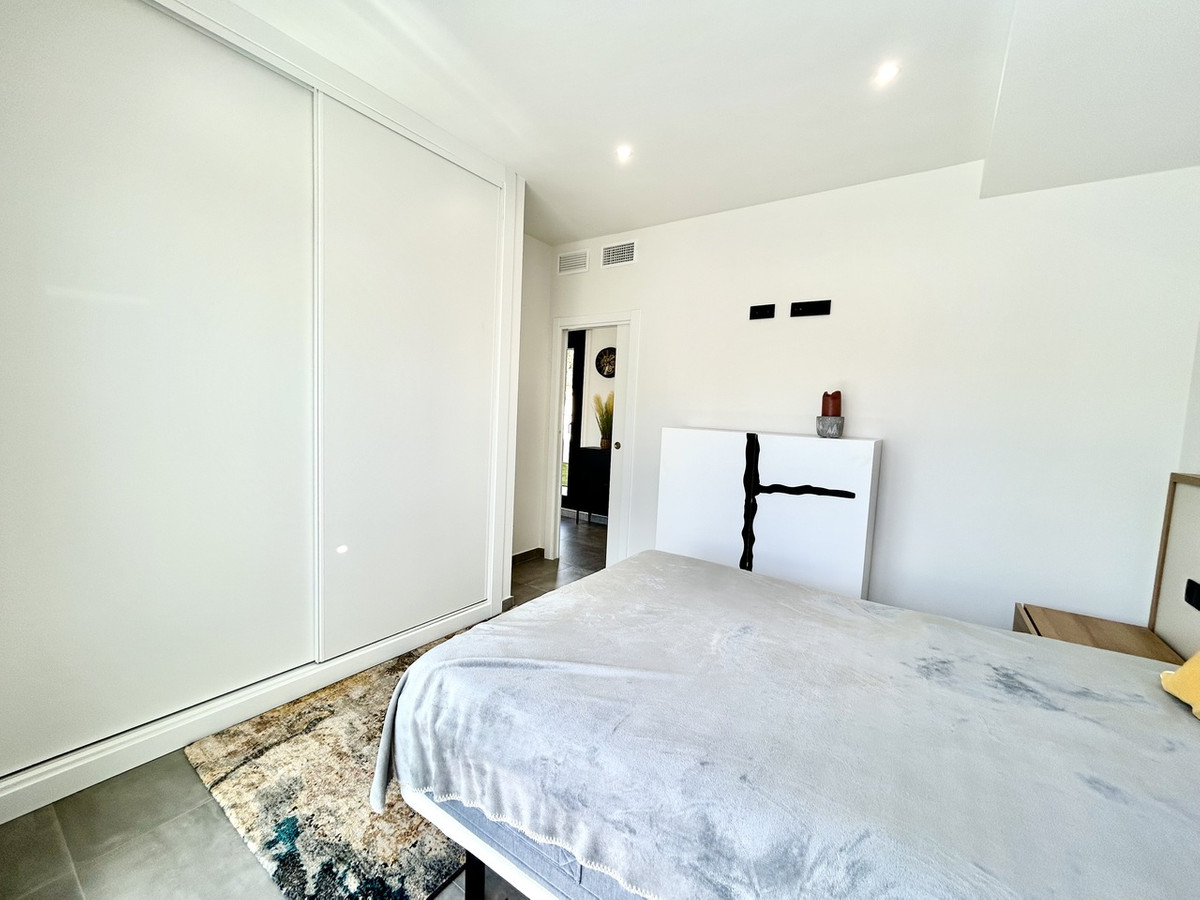 For sale - 2 Bedroom 2 Bathroom House - Detached Villa in Orihuela - Villamartin  - Alicante