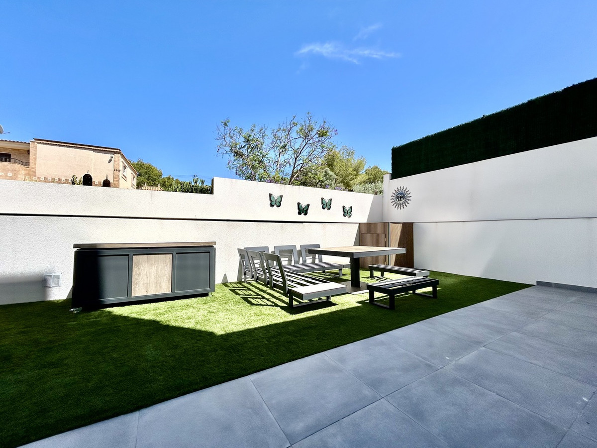 For sale - 2 Bedroom 2 Bathroom House - Detached Villa in Orihuela - Villamartin  - Alicante