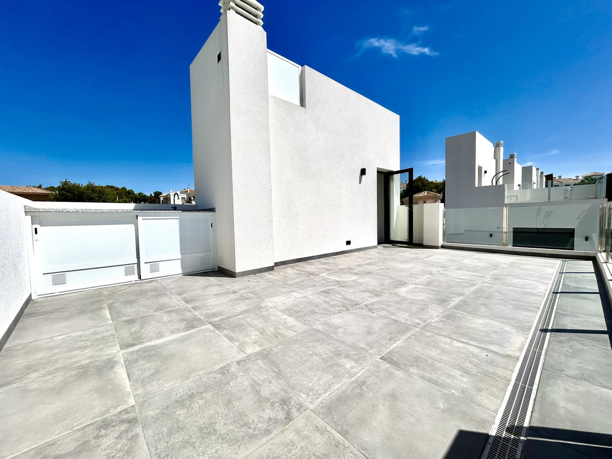 For sale - 2 Bedroom 2 Bathroom House - Detached Villa in Orihuela - Villamartin  - Alicante