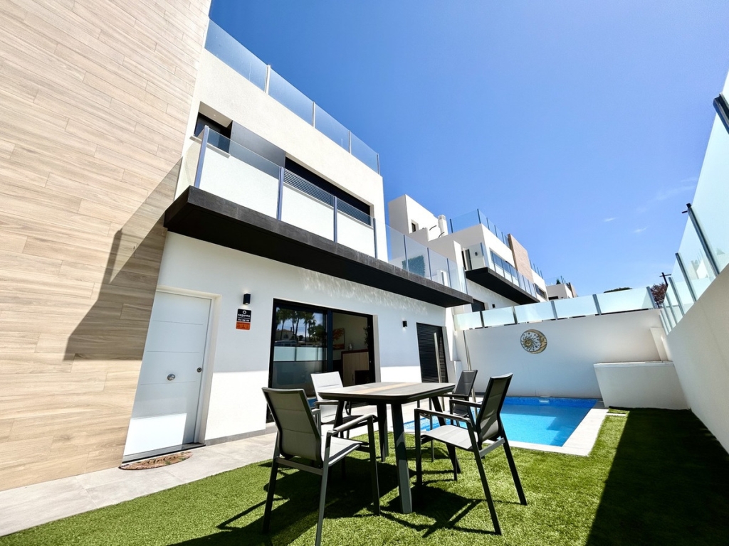 2 Bedroom 2 Bathroom House - Detached Villa in Orihuela