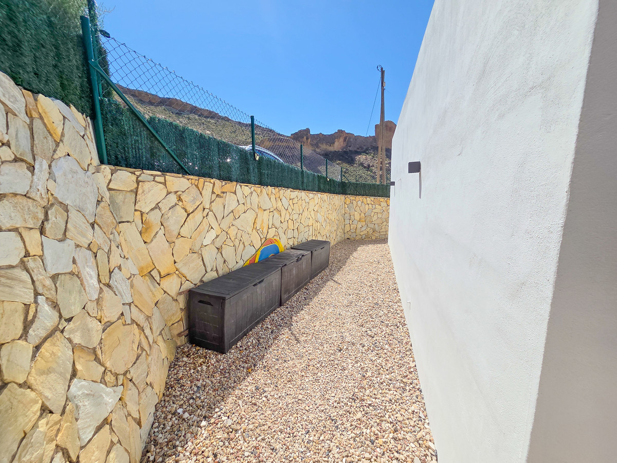 For sale - 3 Bedroom 1 Bathroom House - Detached Villa in Crevillente - Crevillent - Crevillente - Crevillent Centro  - Alicante