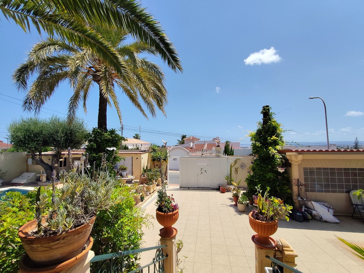 For sale - 3 Bedroom 2 Bathroom House - Detached Villa in Rojales - Ciudad Quesada  - Alicante