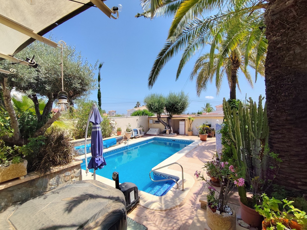 For sale - 3 Bedroom 2 Bathroom House - Detached Villa in Rojales - Ciudad Quesada  - Alicante
