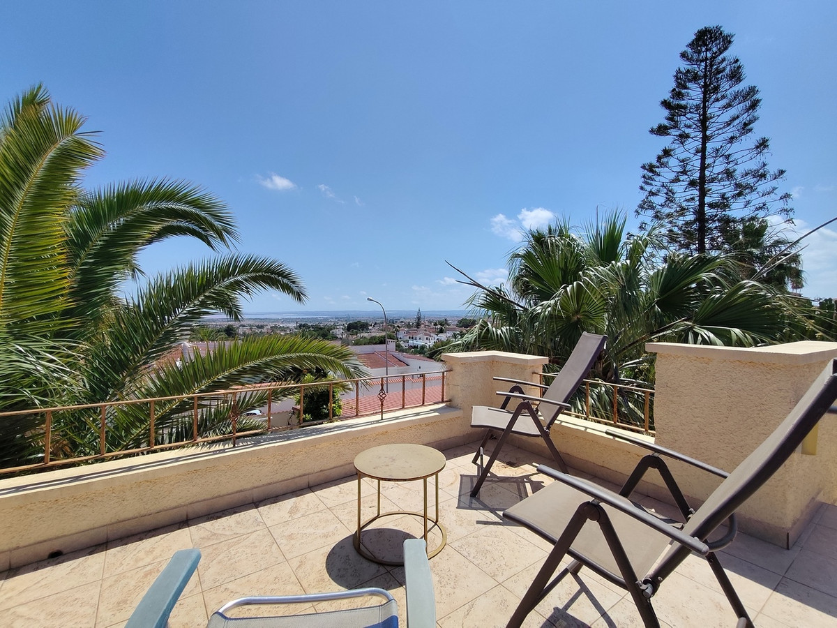 For sale - 3 Bedroom 2 Bathroom House - Detached Villa in Rojales - Ciudad Quesada  - Alicante