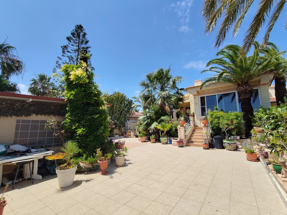 For sale - 3 Bedroom 2 Bathroom House - Detached Villa in Rojales - Ciudad Quesada  - Alicante