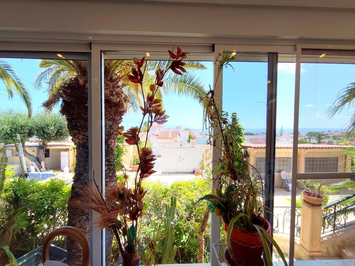 For sale - 3 Bedroom 2 Bathroom House - Detached Villa in Rojales - Ciudad Quesada  - Alicante