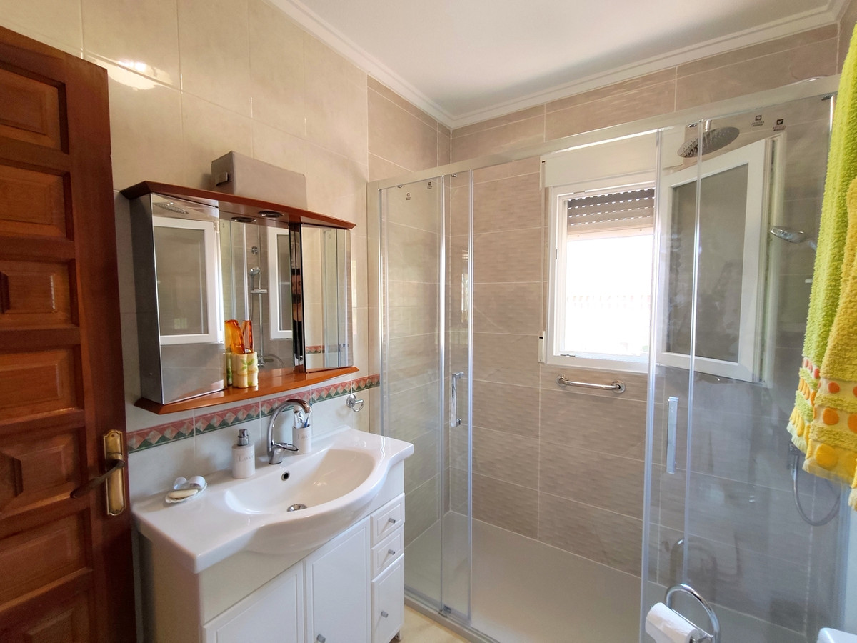 For sale - 3 Bedroom 2 Bathroom House - Detached Villa in Rojales - Ciudad Quesada  - Alicante