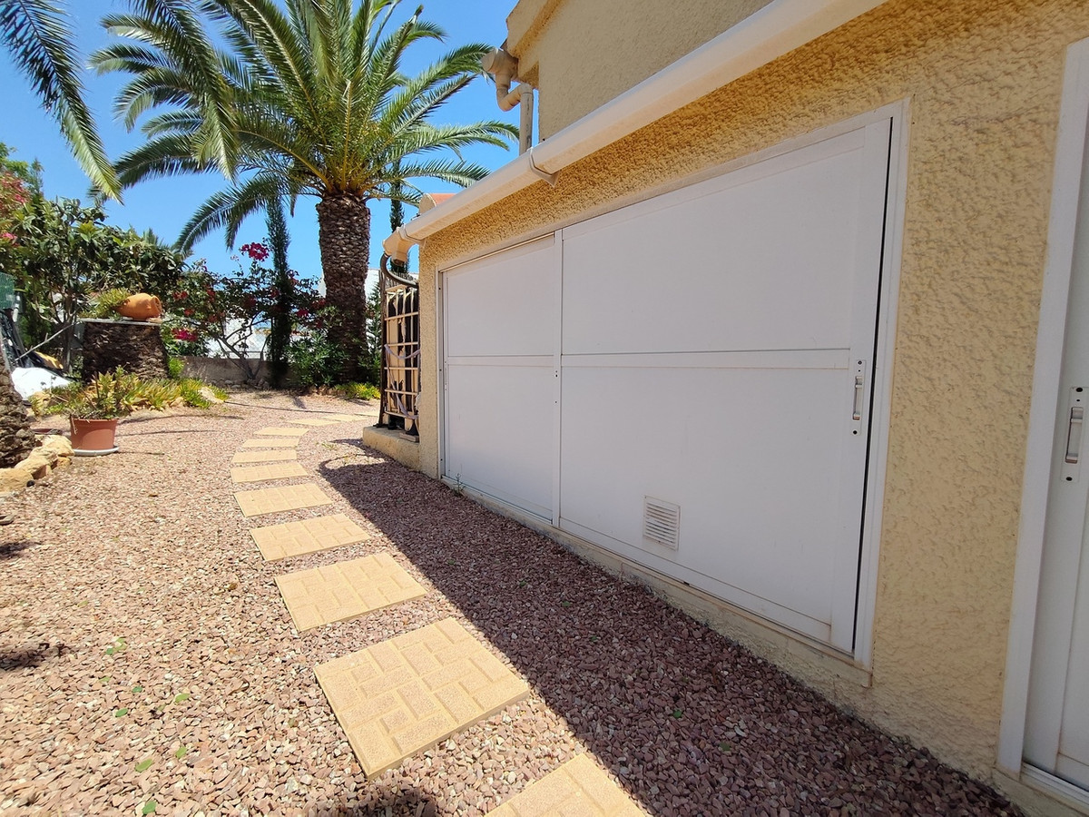 For sale - 3 Bedroom 2 Bathroom House - Detached Villa in Rojales - Ciudad Quesada  - Alicante