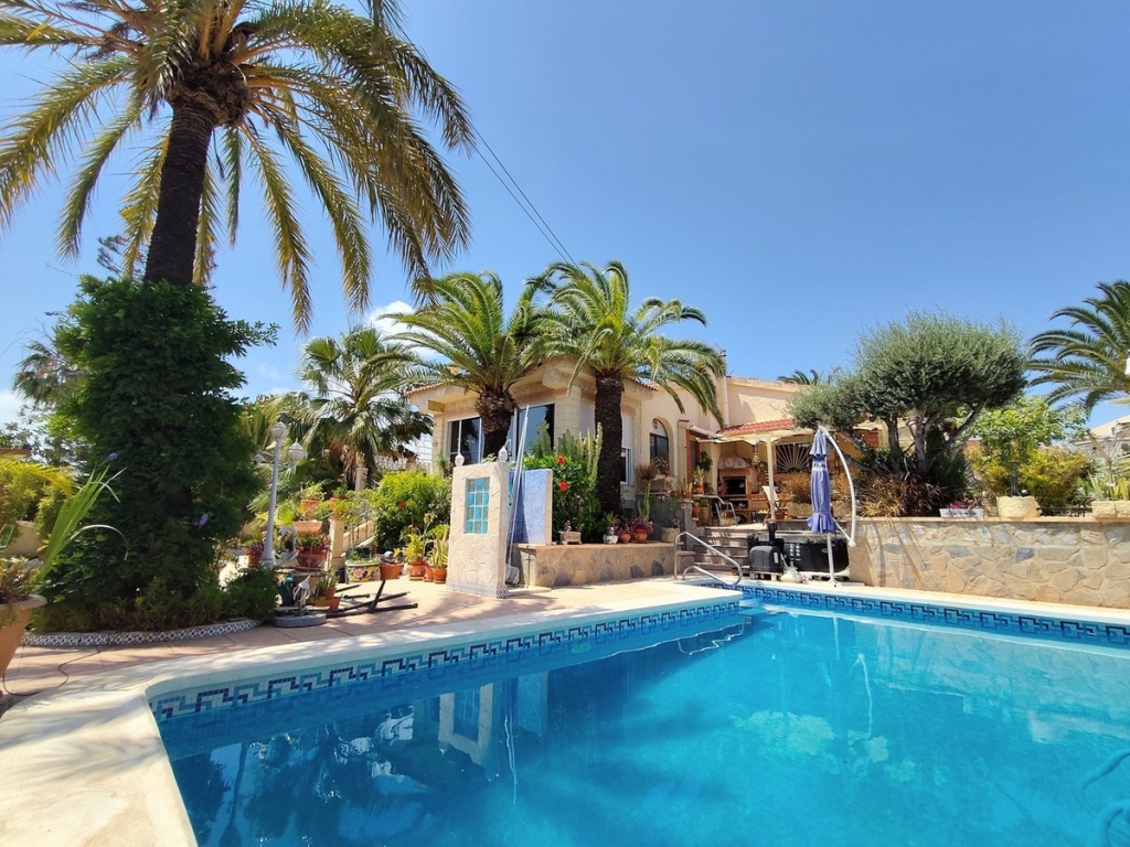 3 Bedroom 2 Bathroom House - Detached Villa in Rojales