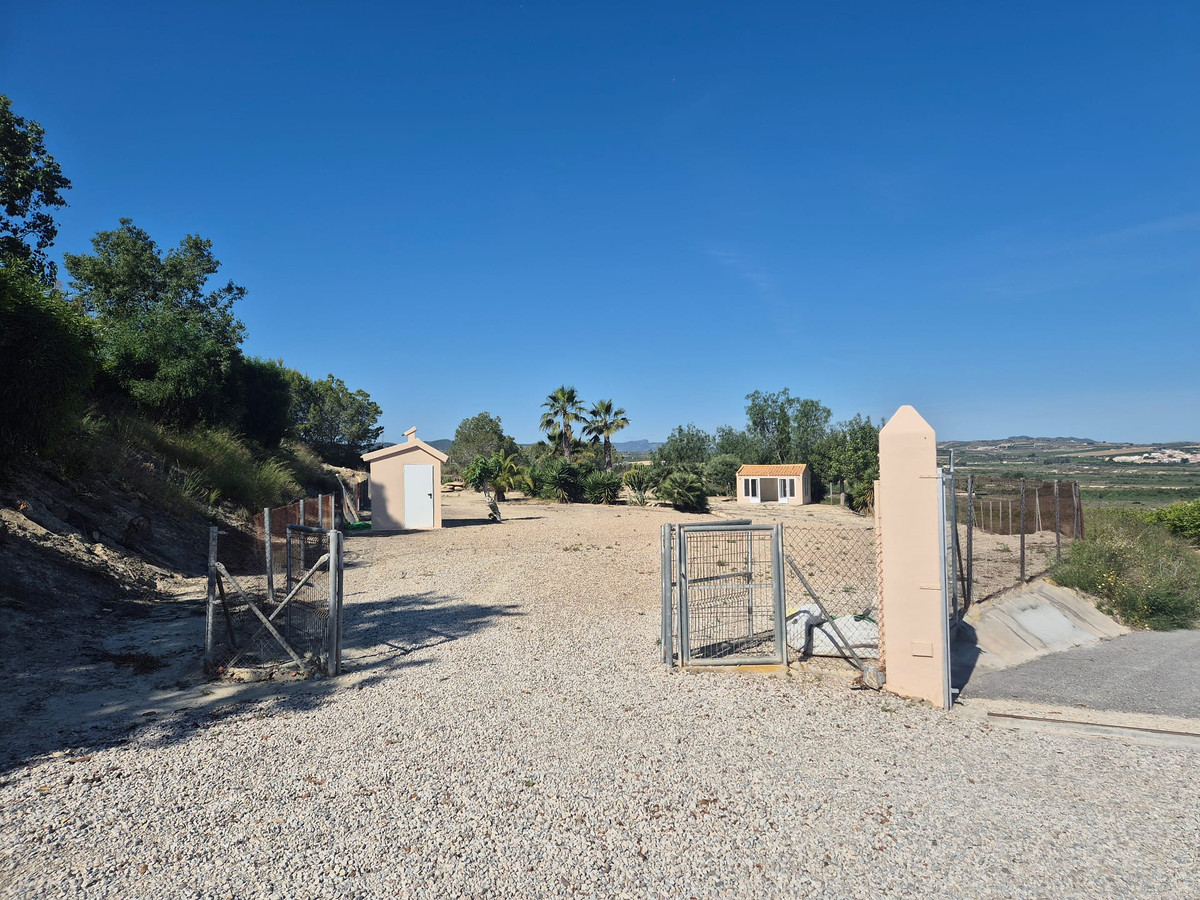 For sale - 4 Bedroom 3 Bathroom House - Finca - Cortijo in Orihuela - Torremendo  - Alicante
