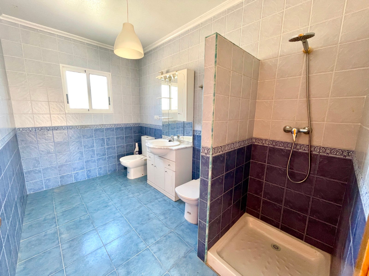For sale - 4 Bedroom 3 Bathroom House - Detached Villa in Catral - Catral Centro  - Alicante