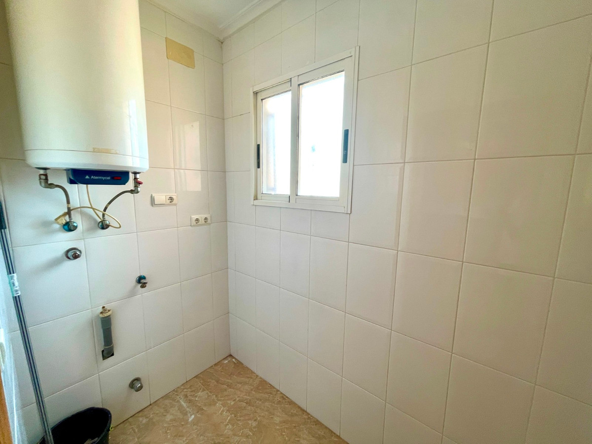 For sale - 4 Bedroom 3 Bathroom House - Detached Villa in Catral - Catral Centro  - Alicante