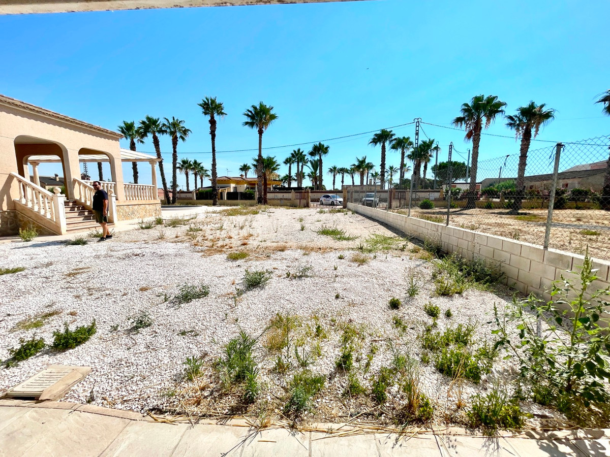 For sale - 4 Bedroom 3 Bathroom House - Detached Villa in Catral - Catral Centro  - Alicante