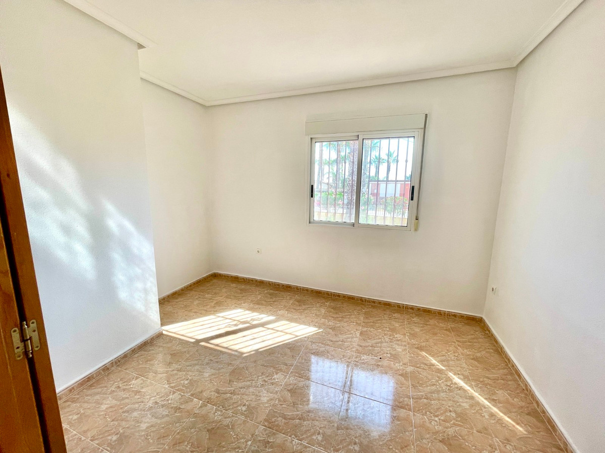 For sale - 4 Bedroom 3 Bathroom House - Detached Villa in Catral - Catral Centro  - Alicante