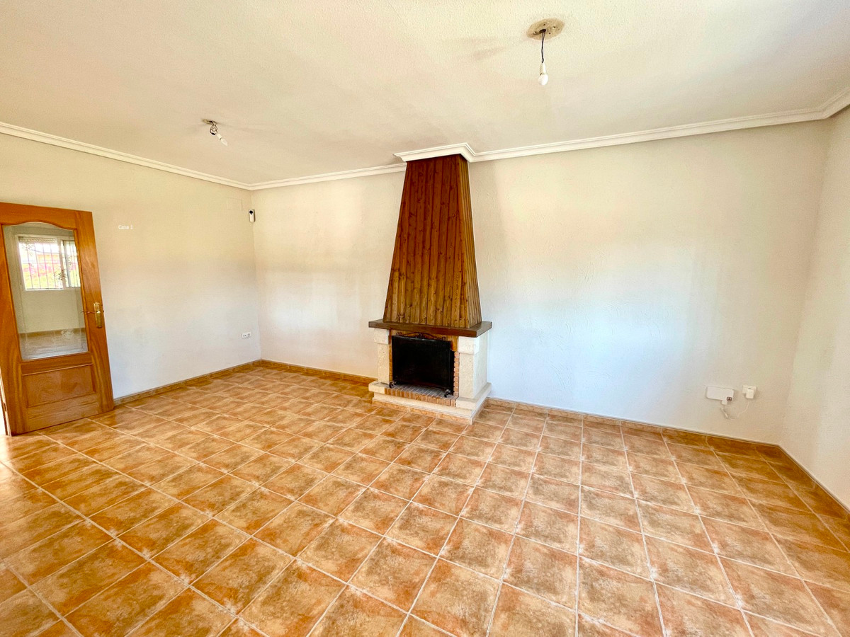 For sale - 4 Bedroom 3 Bathroom House - Detached Villa in Catral - Catral Centro  - Alicante