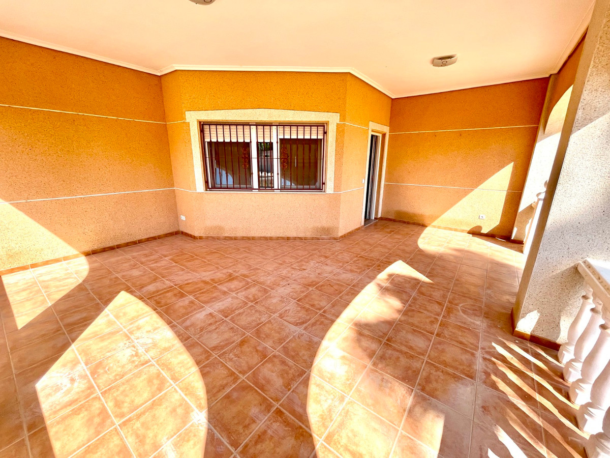 For sale - 4 Bedroom 3 Bathroom House - Detached Villa in Catral - Catral Centro  - Alicante