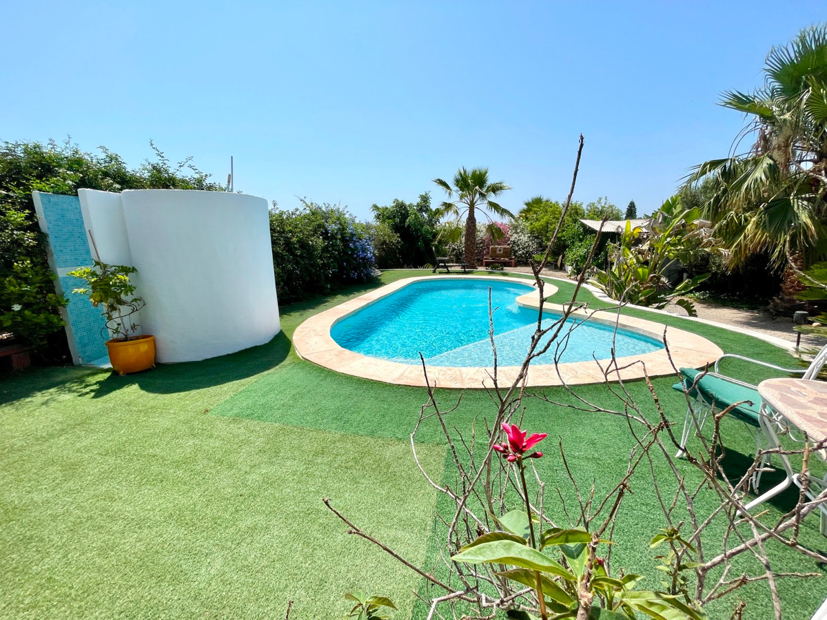 For sale - 4 Bedroom 3 Bathroom House - Detached Villa in Daya Nueva - Daya Nueva Centro  - Alicante