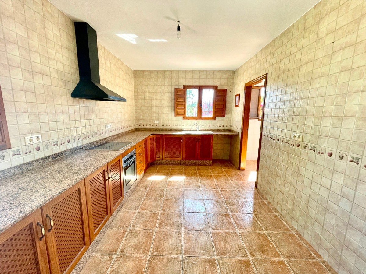 For sale - 4 Bedroom 3 Bathroom House - Detached Villa in Catral - Catral Centro  - Alicante