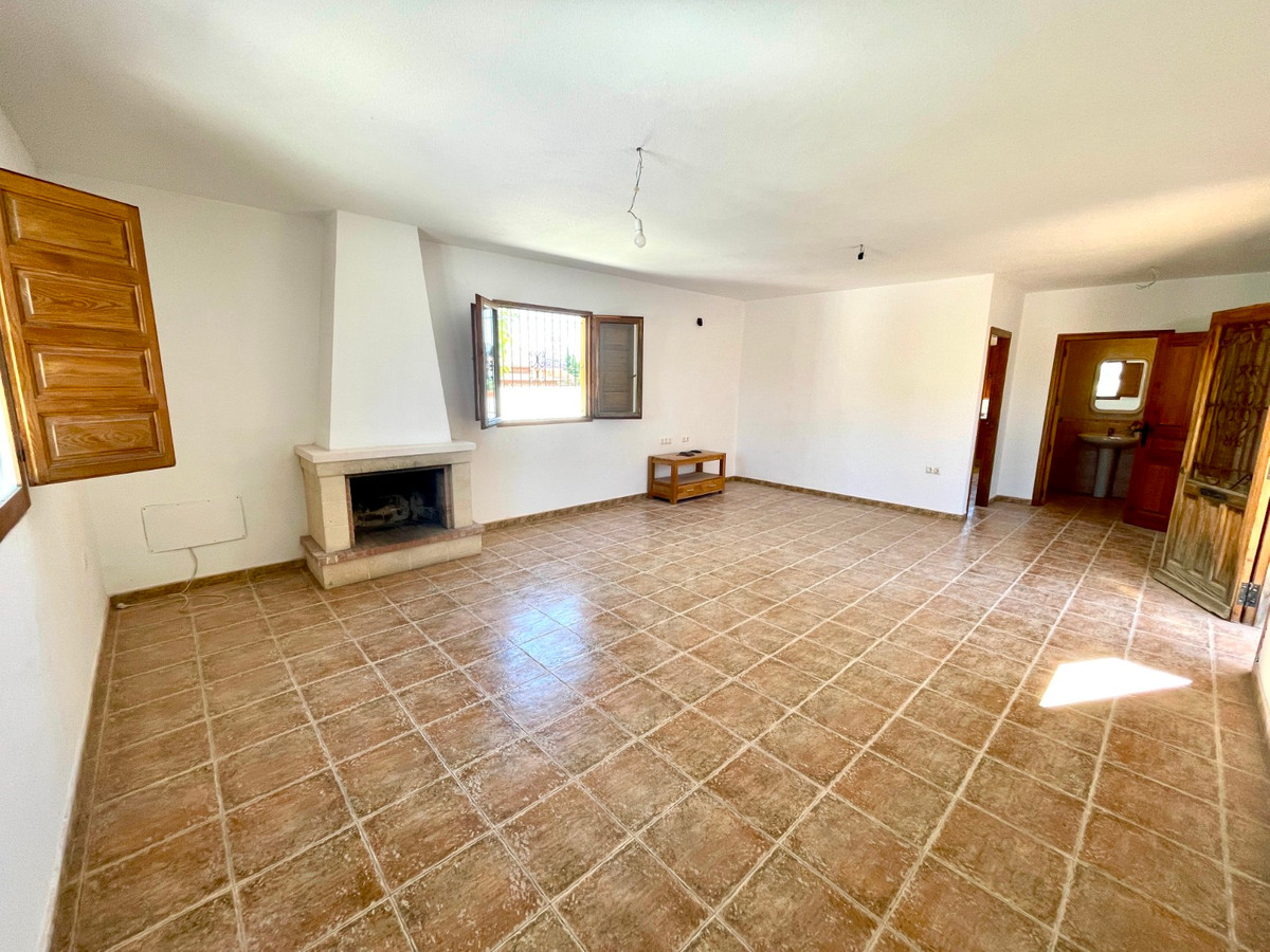 For sale - 4 Bedroom 3 Bathroom House - Detached Villa in Catral - Catral Centro  - Alicante