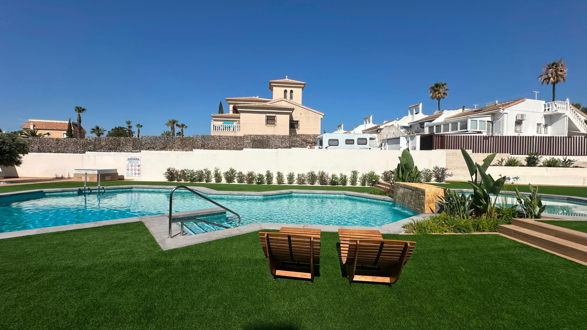 For sale - 2 Bedroom 2 Bathroom House - Bungalow in Rojales - Ciudad Quesada  - Alicante