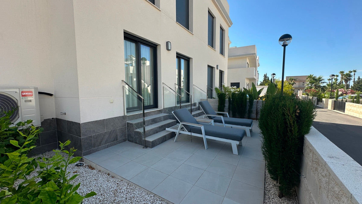 For sale - 2 Bedroom 2 Bathroom House - Bungalow in Rojales - Ciudad Quesada  - Alicante
