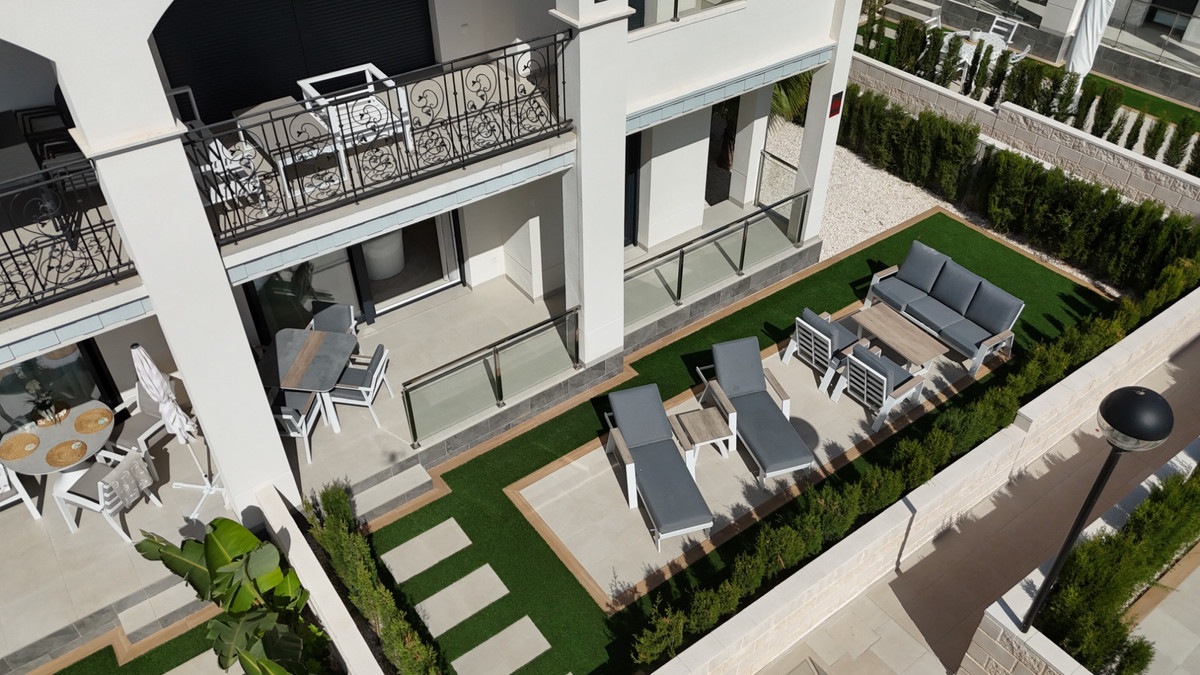 For sale - 2 Bedroom 2 Bathroom House - Bungalow in Rojales - Ciudad Quesada  - Alicante