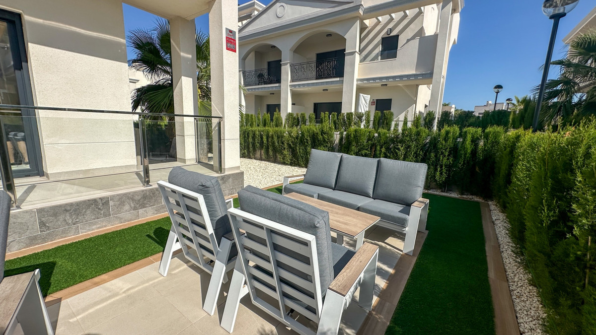For sale - 2 Bedroom 2 Bathroom House - Bungalow in Rojales - Ciudad Quesada  - Alicante