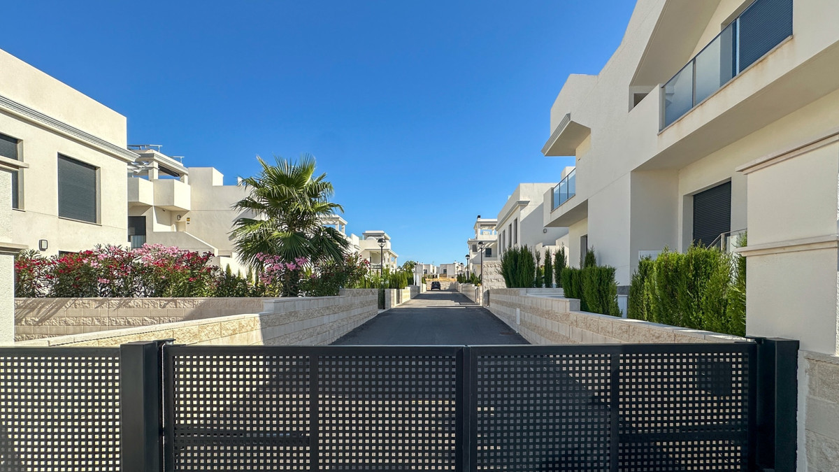 For sale - 2 Bedroom 2 Bathroom House - Bungalow in Rojales - Ciudad Quesada  - Alicante