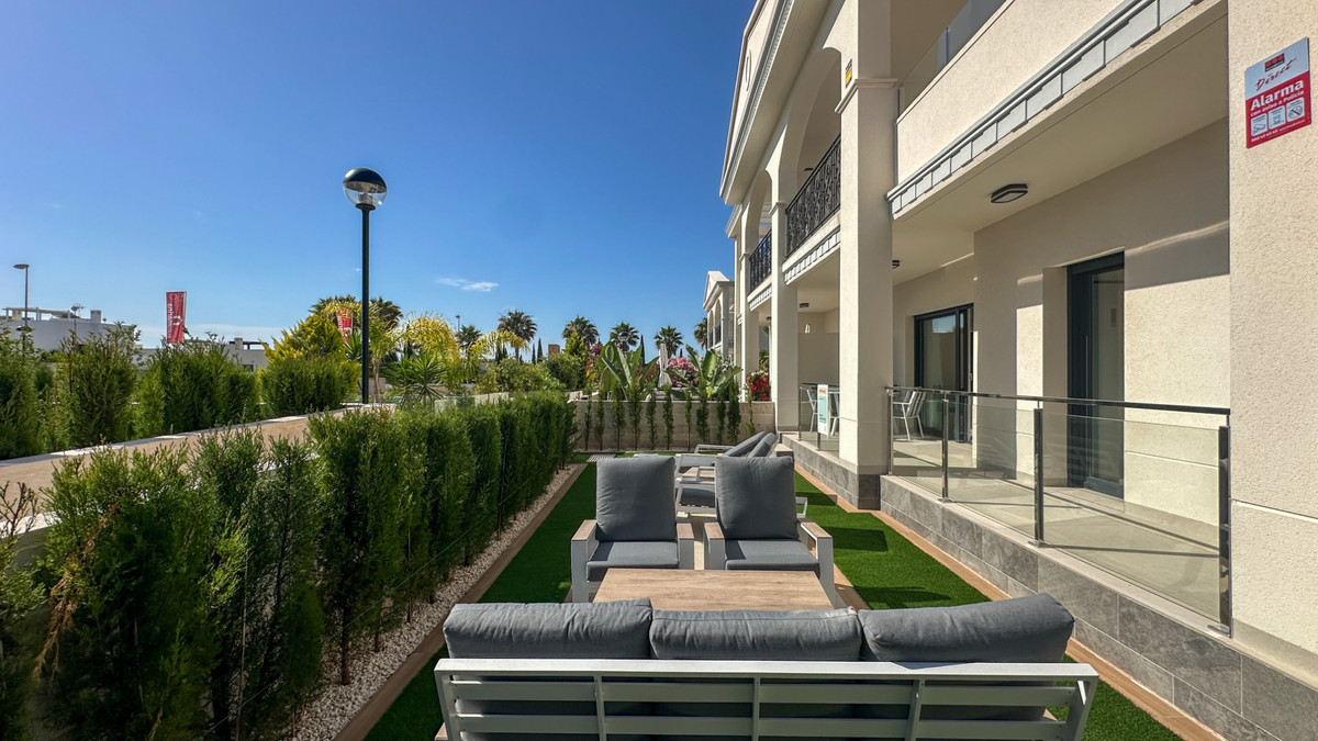 For sale - 2 Bedroom 2 Bathroom House - Bungalow in Rojales - Ciudad Quesada  - Alicante