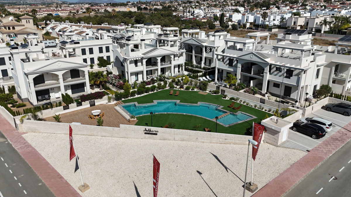 For sale - 2 Bedroom 2 Bathroom House - Bungalow in Rojales - Ciudad Quesada  - Alicante