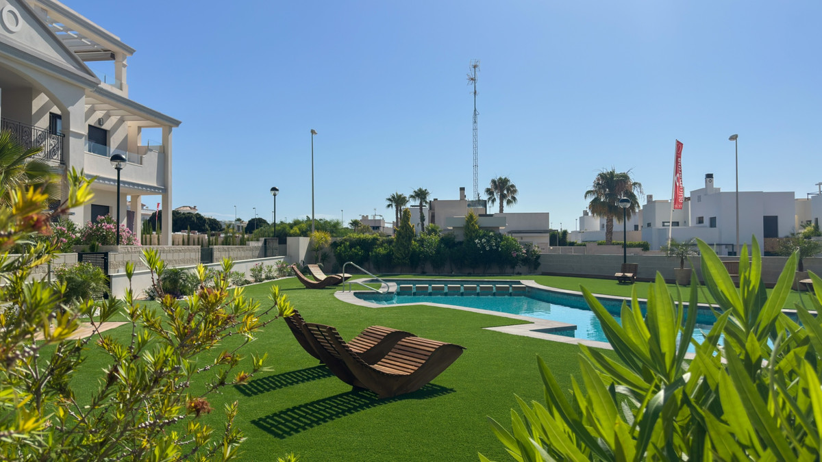 For sale - 2 Bedroom 2 Bathroom House - Bungalow in Rojales - Ciudad Quesada  - Alicante