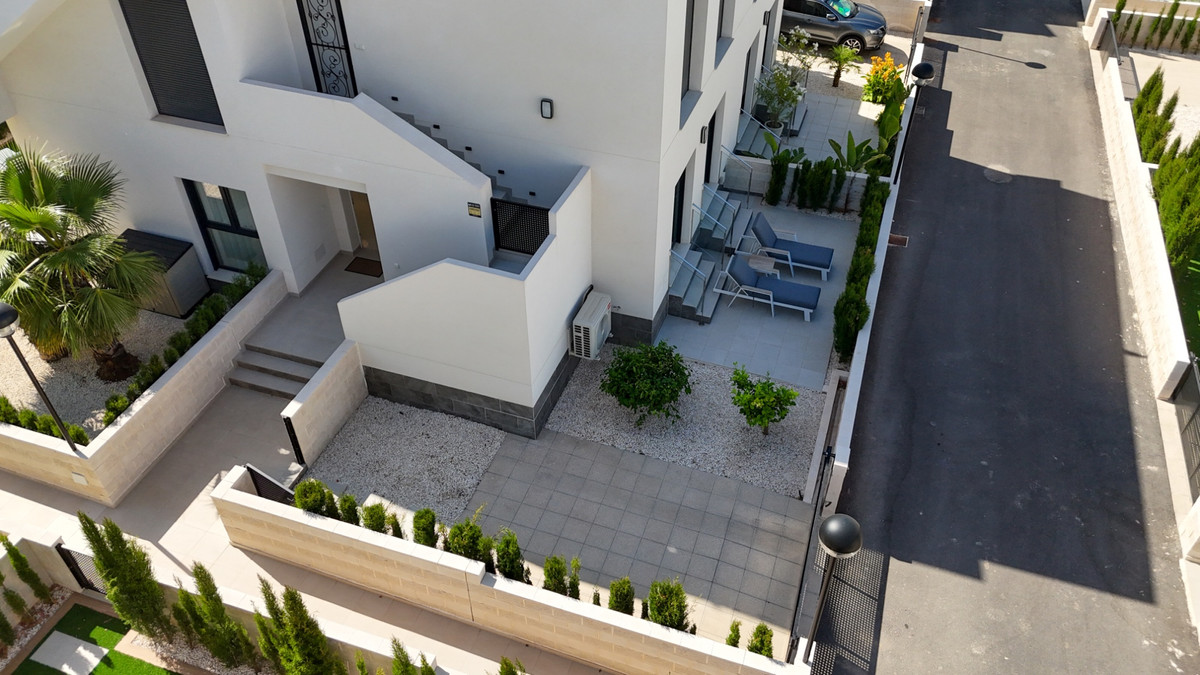 For sale - 2 Bedroom 2 Bathroom House - Bungalow in Rojales - Ciudad Quesada  - Alicante